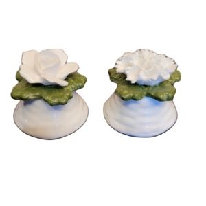VTG Aynsley DAINTY Salt & Pepper Shakers - White Carnation & Rose